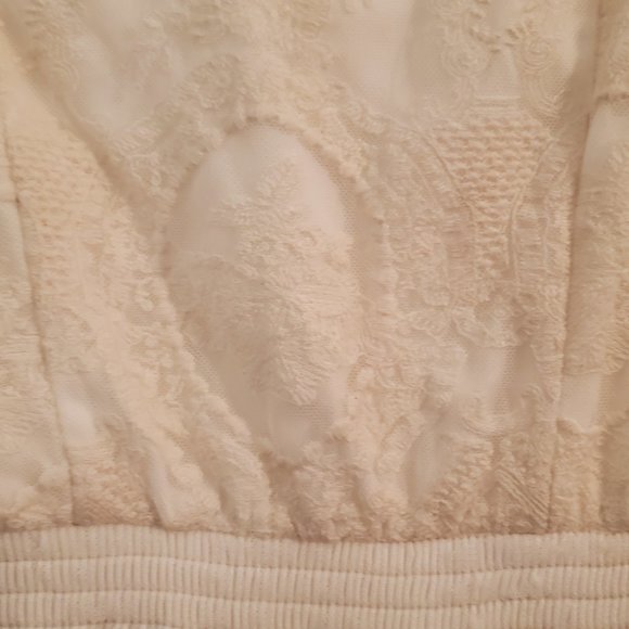 Cream Lace Mini Dress Size M - Picture 3 of 3